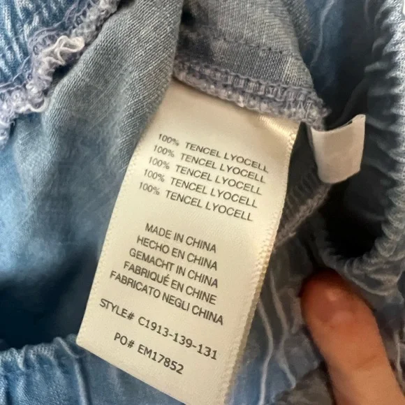 Cloth & Stone Light Denim Flare Jeans - Picture 8 of 9